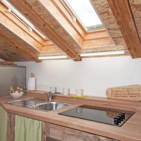 Tre Rose By Interhome Apartment Zvoneca